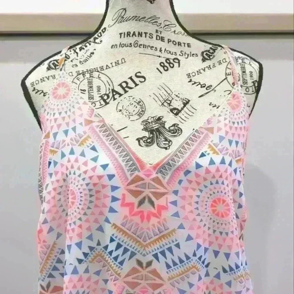 LAKEFIELD & CO.  | Women's Bright Neon Patterned Racerback V-Neck Dress - Picture 4 of 6